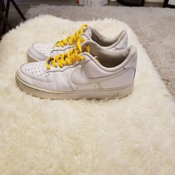 Nike AF1 Air Force One 8.5 - Picture 11 of 11